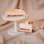 citrom, túró, málna, pisztácia torta