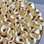 étcsokoládé, sós karamell, vanília torta