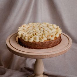 étcsokoládé, sós karamell, vanília torta