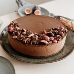 étcsokoládé, tonkabab, meggy, pekán torta