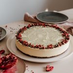 matcha, eper, fehércsokoládé, feketeszezám torta